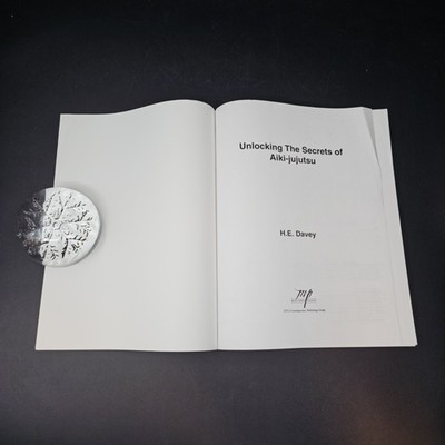 1-487.jpg Unlocking the Secrets of Aiki-Jujutsu by H. E. Davey - 1997 Paperback